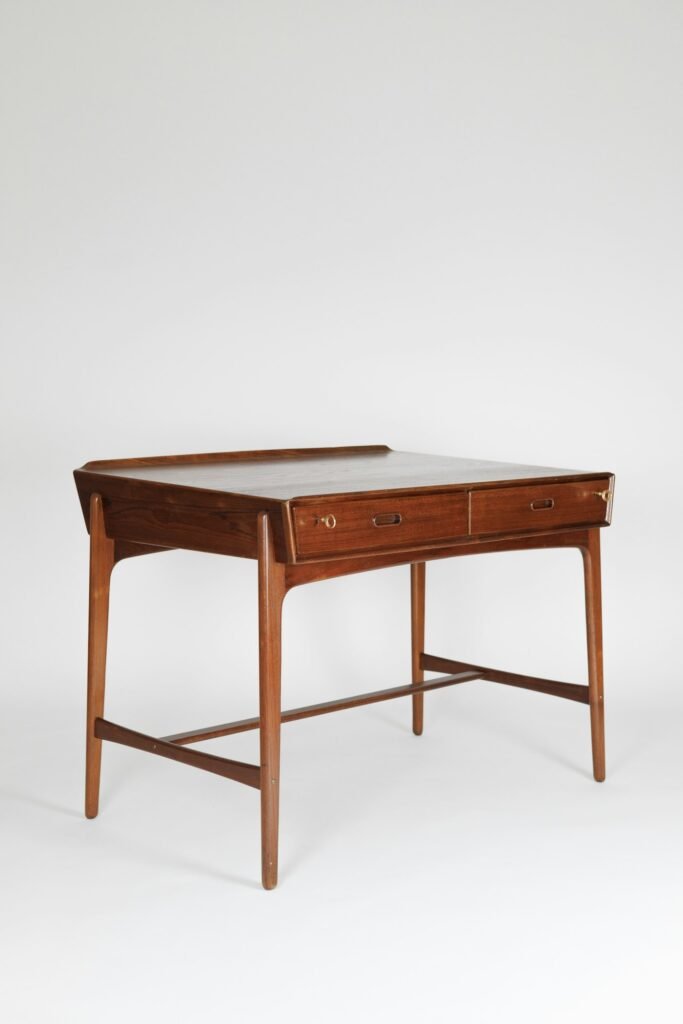 Span Writing Desk
